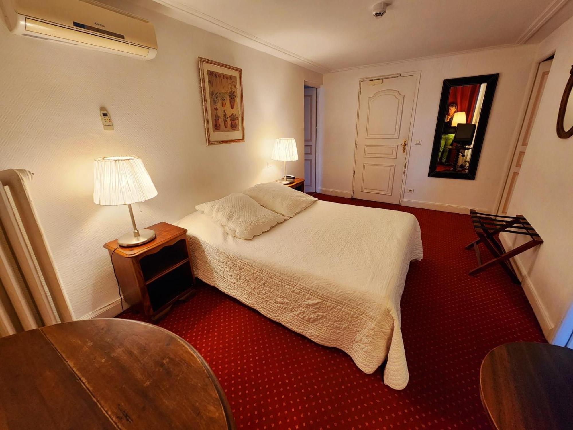 Hotel De l'Europe Aéroport Saint-Louis  Buitenkant foto