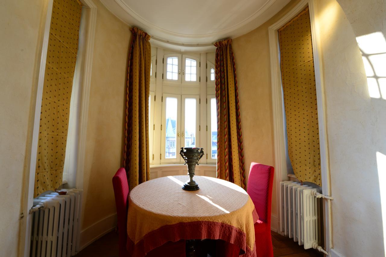 Hotel De l'Europe Aéroport Saint-Louis  Buitenkant foto